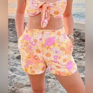 H&M women's floral print Linen shorts Size 8